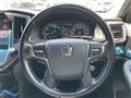 2018 Toyota Crown Hybrid