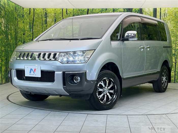 2012 Mitsubishi Delica D5
