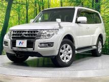 2017 Mitsubishi Pajero