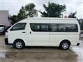 2017 Toyota Hiace Commuter