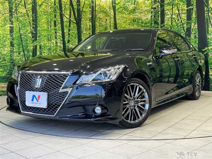 2013 Toyota Crown Hybrid