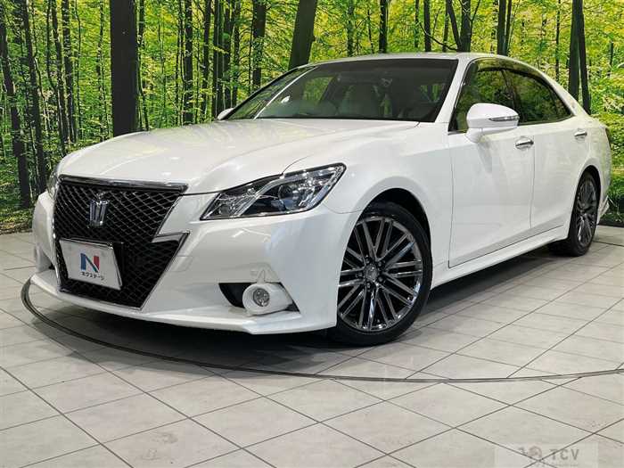 2013 Toyota Crown Hybrid