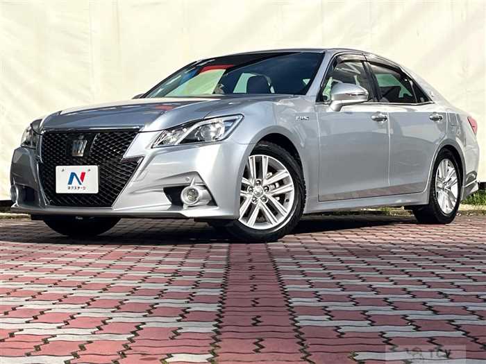 2014 Toyota Crown Hybrid