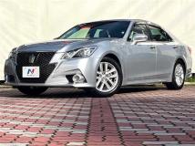 2014 Toyota Crown Hybrid