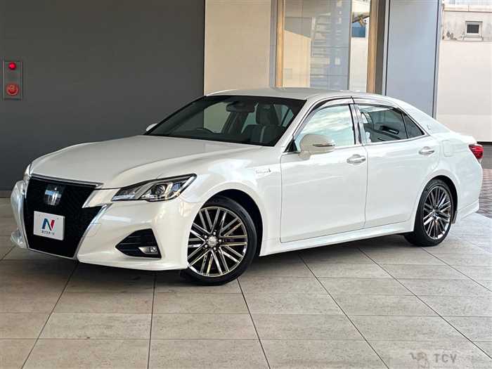 2017 Toyota Crown Hybrid