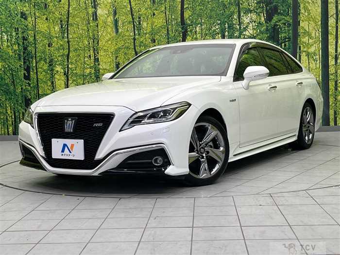 2019 Toyota Crown Hybrid