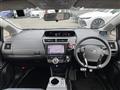 2016 Toyota PRIUS α