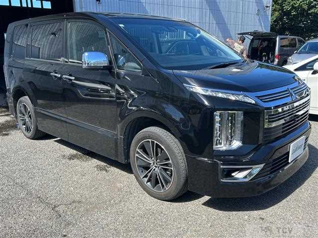 2019 Mitsubishi Delica D5