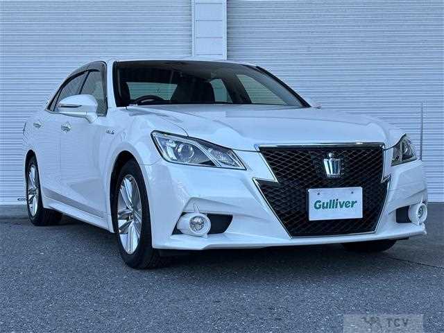 2015 Toyota Crown Hybrid