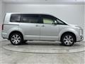 2024 Mitsubishi Delica D5