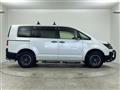 2017 Mitsubishi Delica D5