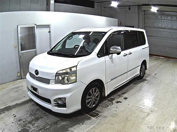 2013 Toyota Voxy