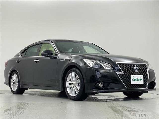 2013 Toyota Crown Hybrid