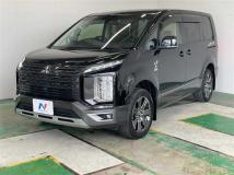 2021 Mitsubishi Delica D5