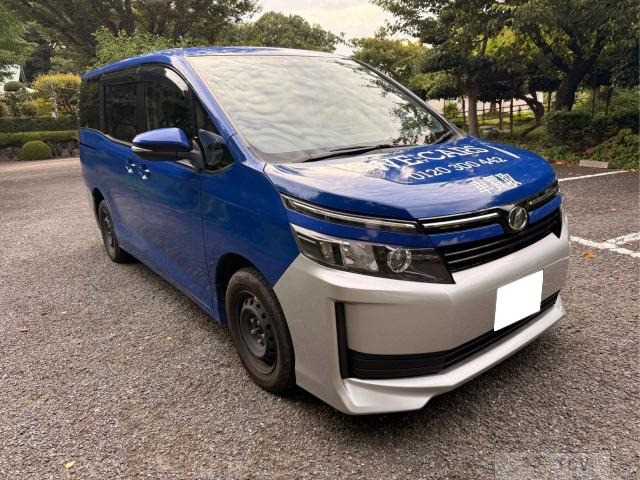 2015 Toyota Voxy
