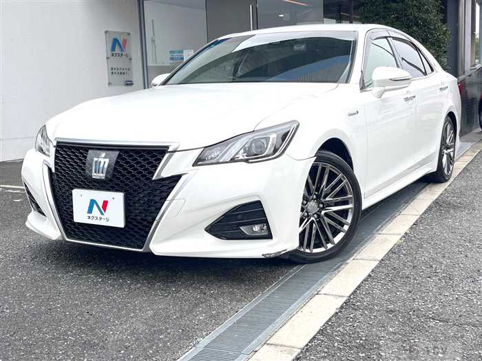 2017 Toyota Crown Hybrid