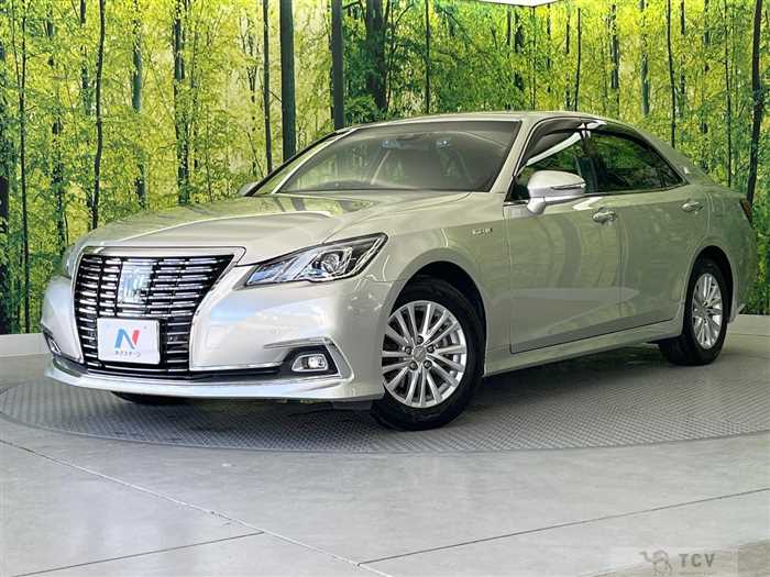 2017 Toyota Crown Hybrid