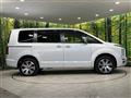2024 Mitsubishi Delica D5