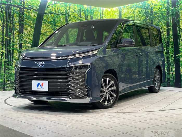 2025 Toyota Voxy