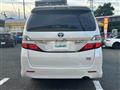 2013 Toyota Vellfire