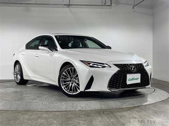 2022 Lexus IS
