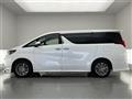 2022 Toyota Alphard Hybrid