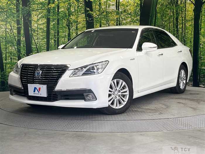 2014 Toyota Crown Hybrid