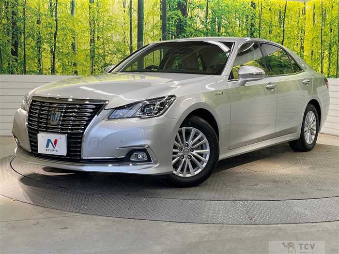 2016 Toyota Crown Hybrid