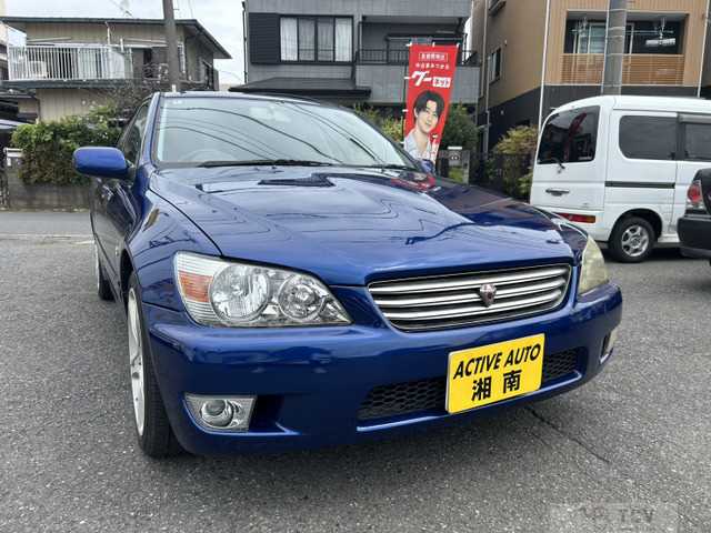 2000 Toyota Altezza
