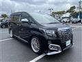 2015 Toyota Alphard Hybrid