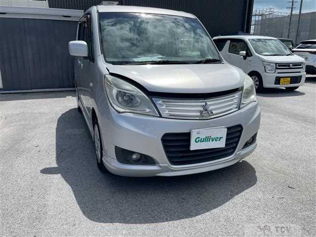 2014 Mitsubishi Delica D2