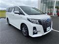 2015 Toyota Alphard Hybrid