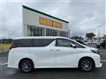 2015 Toyota Alphard Hybrid