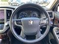 2013 Toyota Crown Hybrid