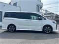 2017 Toyota Voxy