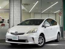 2013 Toyota PRIUS α