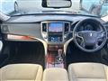 2014 Toyota Crown Hybrid