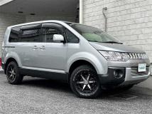 2018 Mitsubishi Delica D5