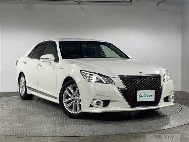 2013 Toyota Crown Hybrid