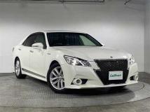 2013 Toyota Crown Hybrid