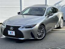 2021 Lexus IS