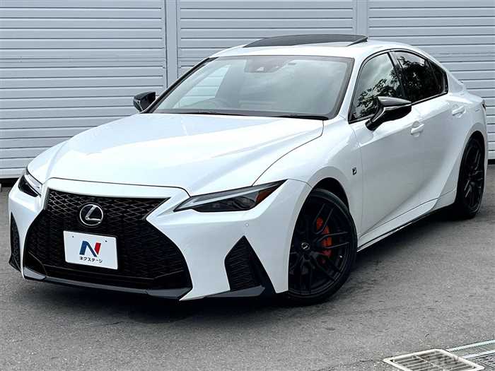 2022 Lexus IS