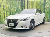 2013 Toyota Crown Hybrid