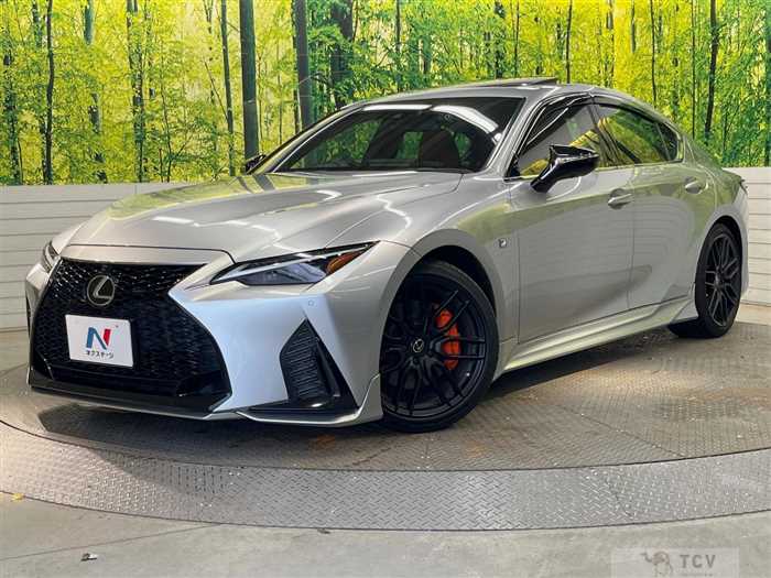 2021 Lexus IS