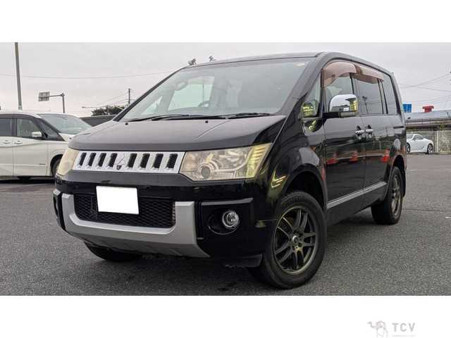 2012 Mitsubishi Delica D5