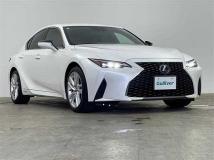2021 Lexus IS