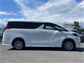 2022 Toyota Alphard Hybrid
