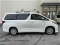 2013 Toyota Alphard