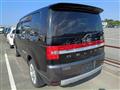 2009 Mitsubishi Delica D5