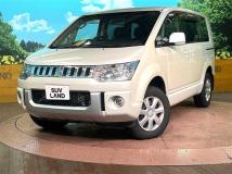 2017 Mitsubishi Delica D5